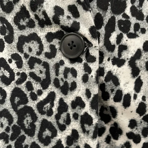 Snow leopard print blazer size XL by No Boundaries - Picture 4 of 7